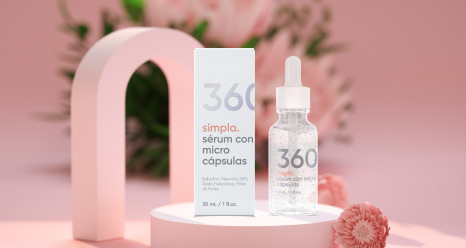 Flacon élégant du sérum anti-âge Simpla 360, mettant en avant sa formule unique.